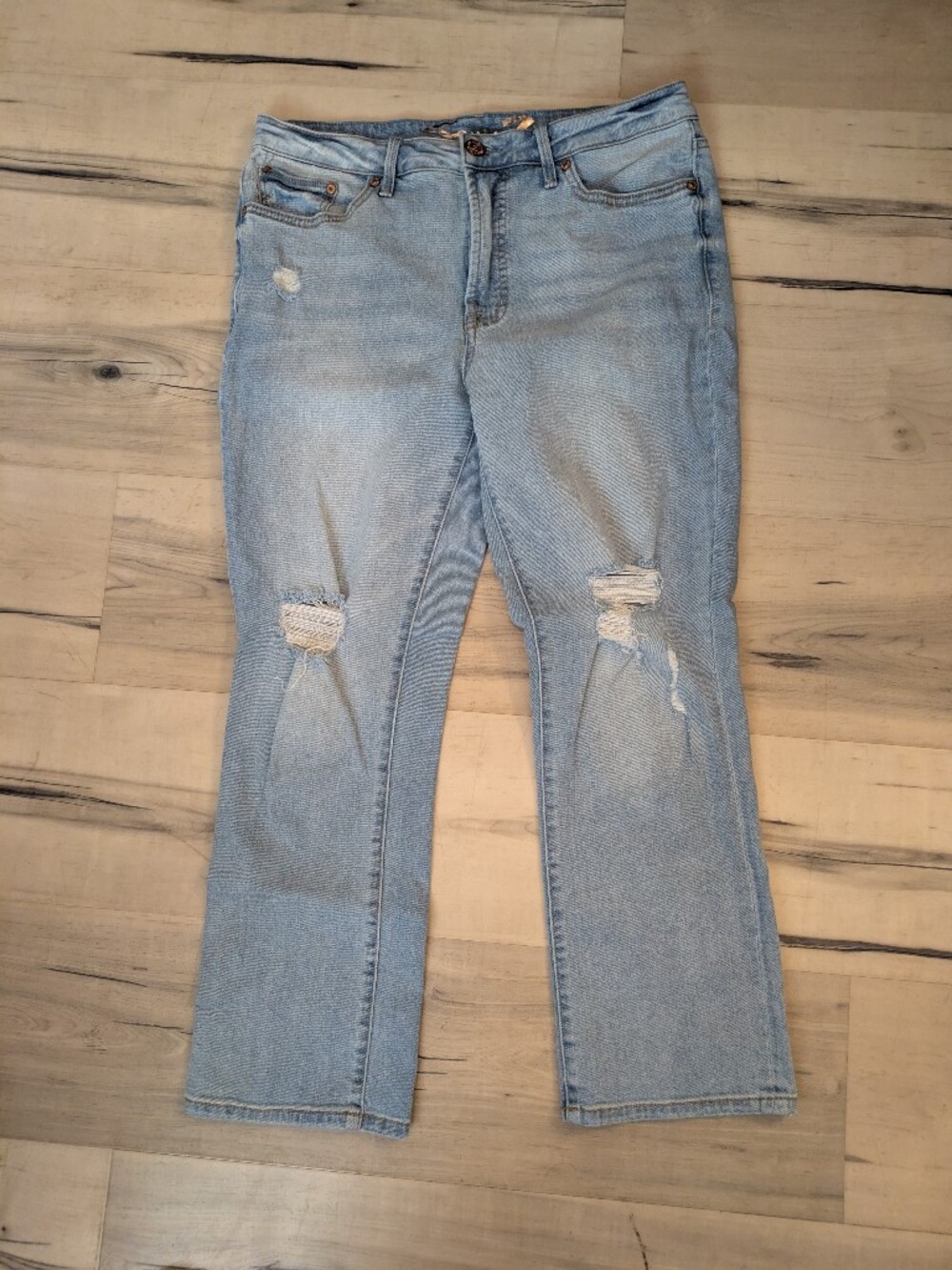 Seven7 High Rise Cropped Distressed Jeans sz 8